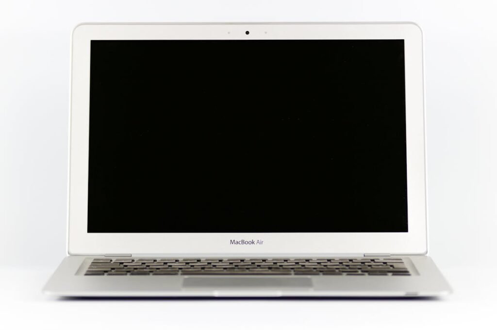 Apple MacBook, Dell XPS, LG Gram